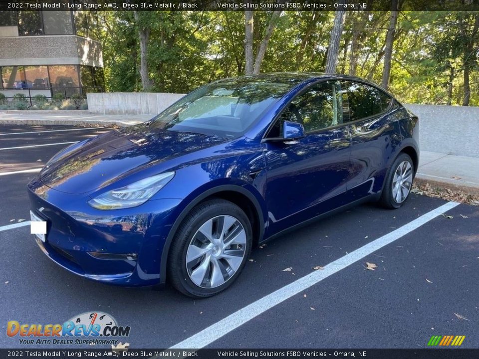 Front 3/4 View of 2022 Tesla Model Y Long Range AWD Photo #3