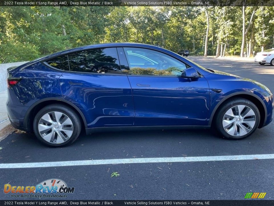 2022 Tesla Model Y Long Range AWD Deep Blue Metallic / Black Photo #8