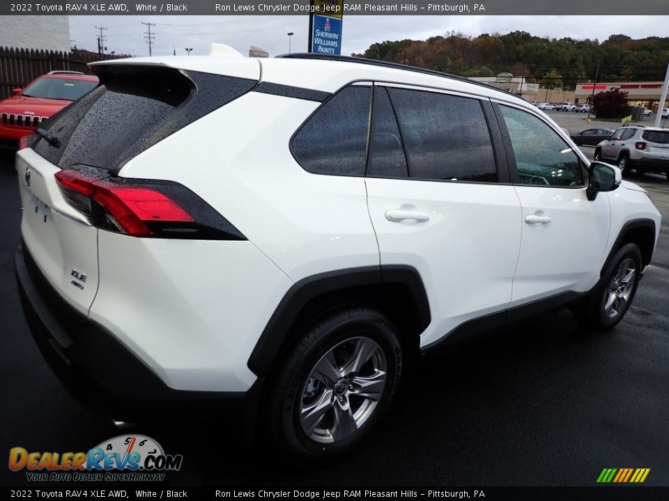 2022 Toyota RAV4 XLE AWD White / Black Photo #6