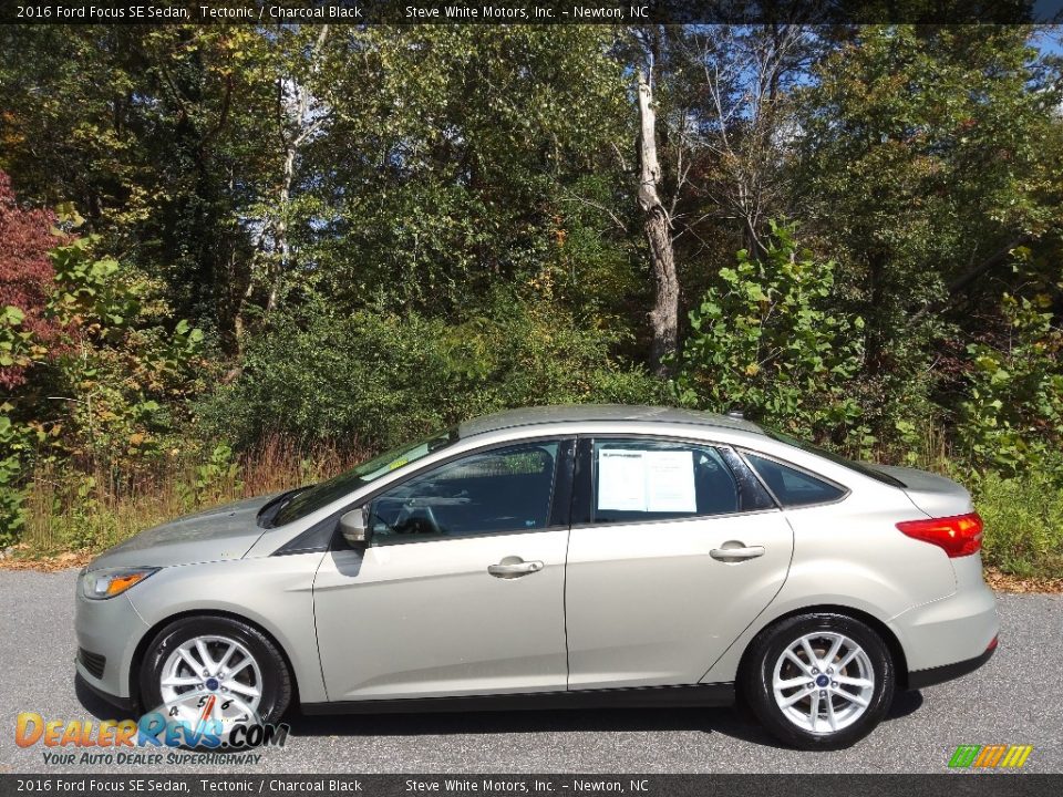 2016 Ford Focus SE Sedan Tectonic / Charcoal Black Photo #1