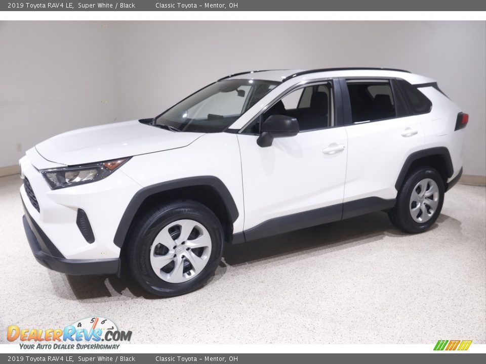 2019 Toyota RAV4 LE Super White / Black Photo #3