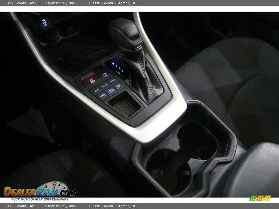 2019 Toyota RAV4 LE Super White / Black Photo #11