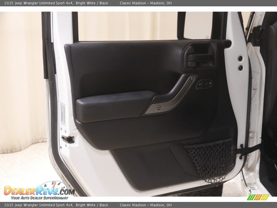 2015 Jeep Wrangler Unlimited Sport 4x4 Bright White / Black Photo #4