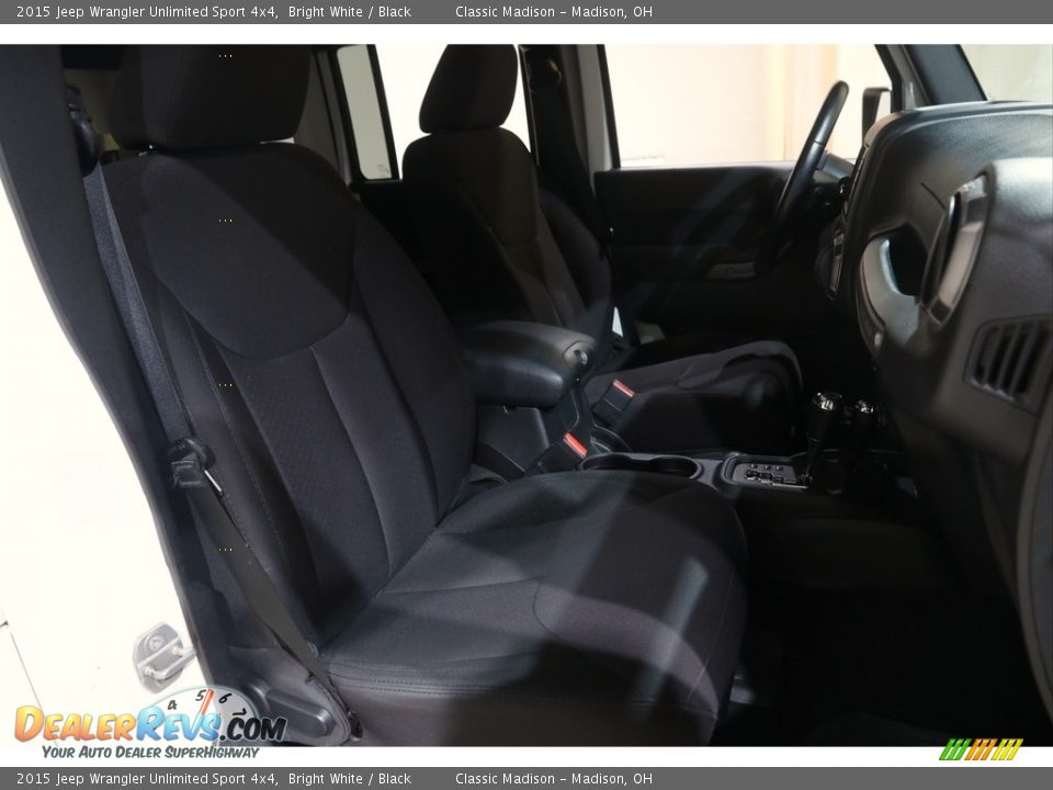 2015 Jeep Wrangler Unlimited Sport 4x4 Bright White / Black Photo #14