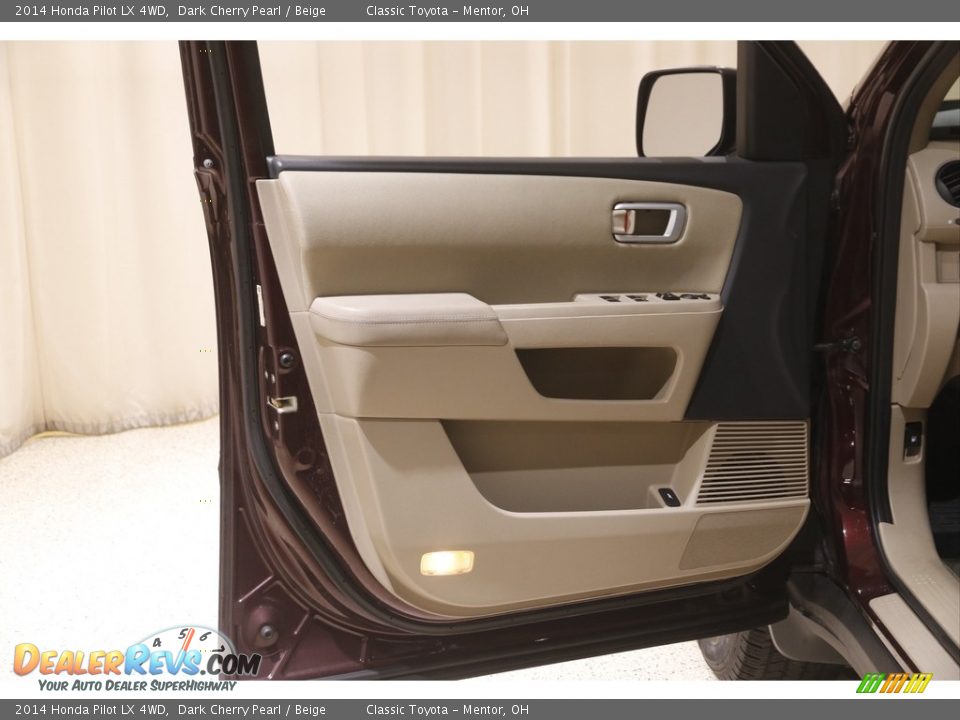 Door Panel of 2014 Honda Pilot LX 4WD Photo #4