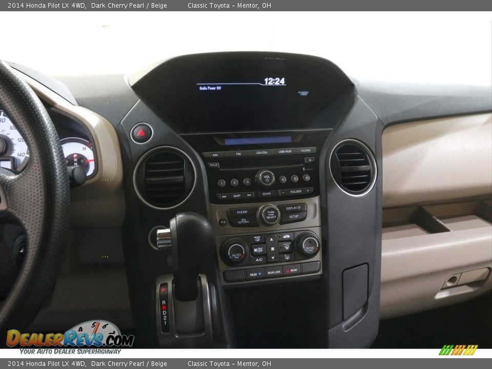 Controls of 2014 Honda Pilot LX 4WD Photo #9