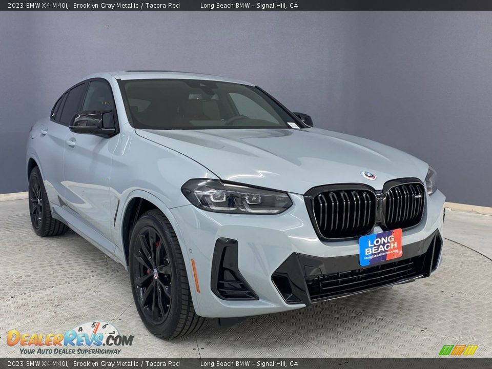 Front 3/4 View of 2023 BMW X4 M40i Photo #28