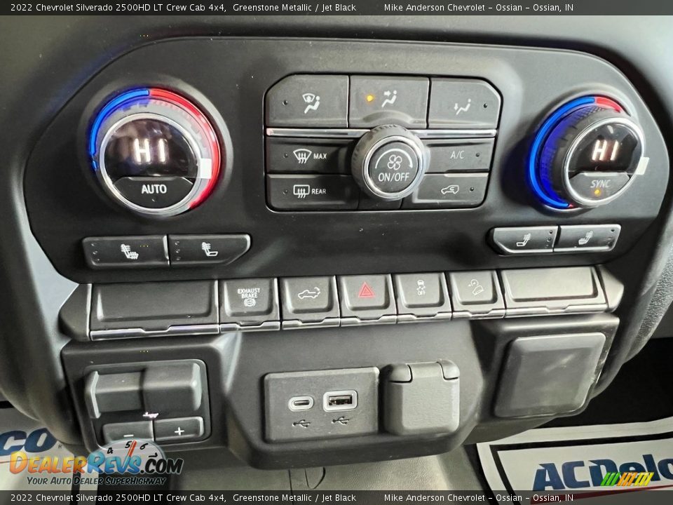 Controls of 2022 Chevrolet Silverado 2500HD LT Crew Cab 4x4 Photo #24