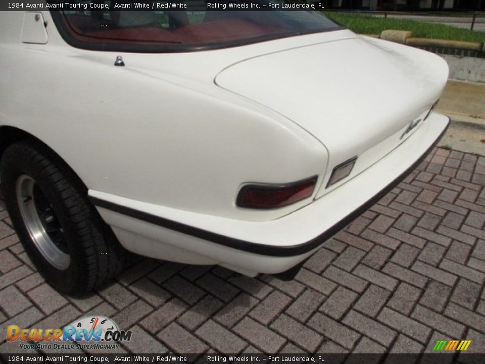 1984 Avanti Avanti Touring Coupe Avanti White / Red/White Photo #17