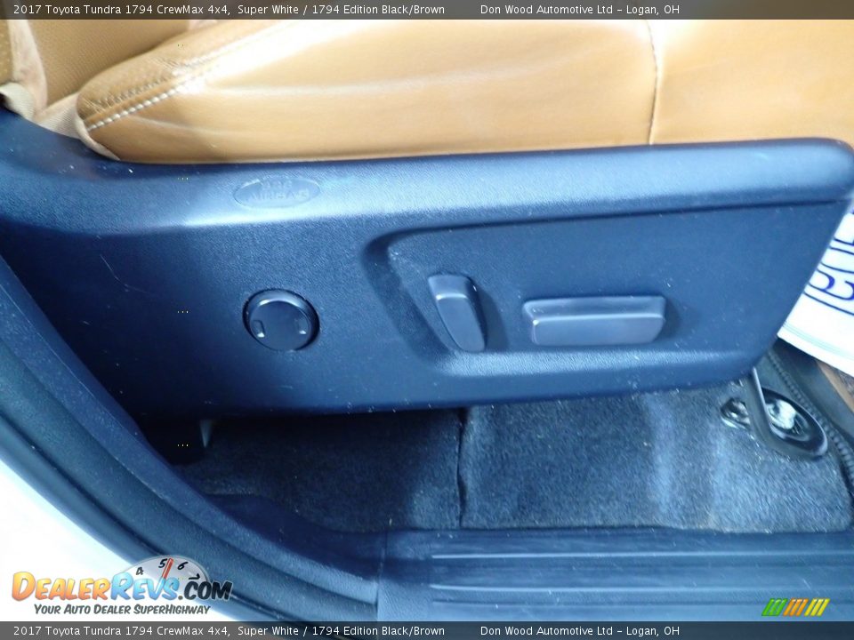 2017 Toyota Tundra 1794 CrewMax 4x4 Super White / 1794 Edition Black/Brown Photo #30