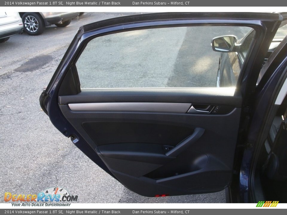 Door Panel of 2014 Volkswagen Passat 1.8T SE Photo #12