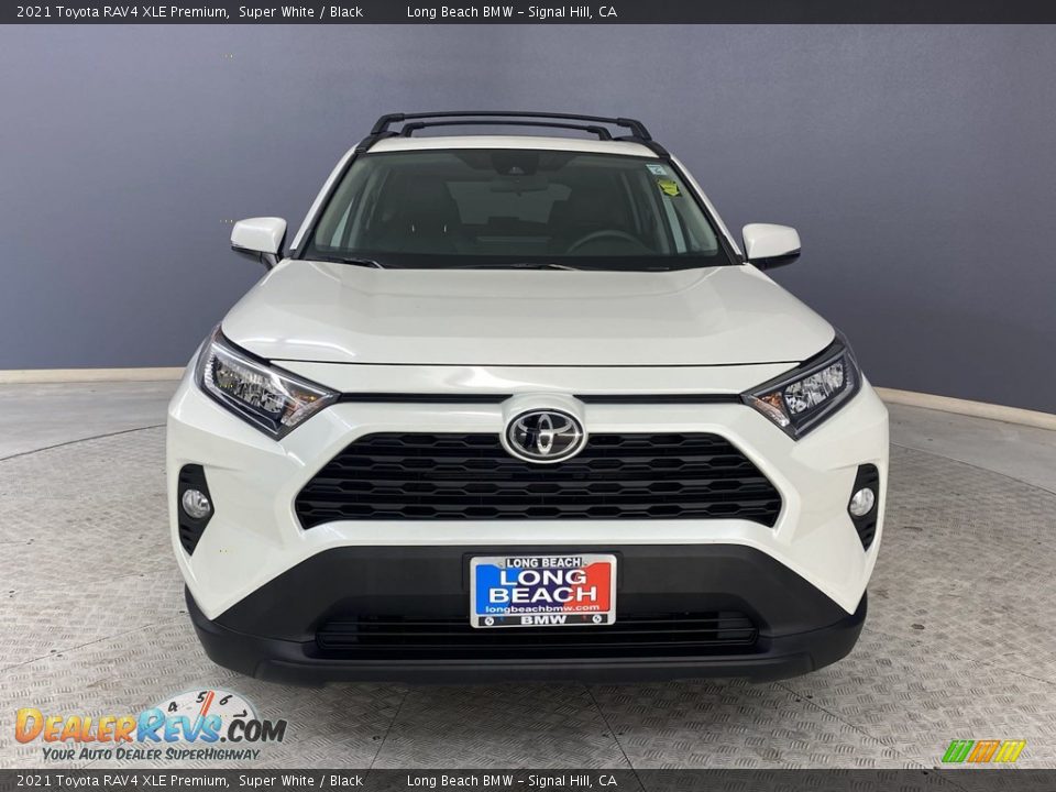 2021 Toyota RAV4 XLE Premium Super White / Black Photo #2