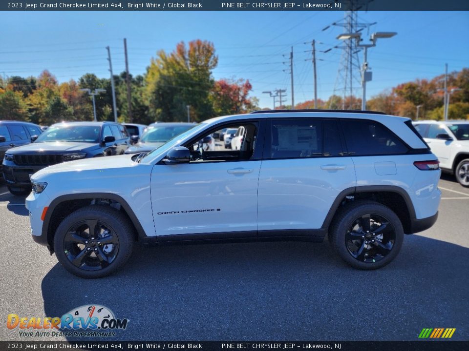 2023 Jeep Grand Cherokee Limited 4x4 Bright White / Global Black Photo #3