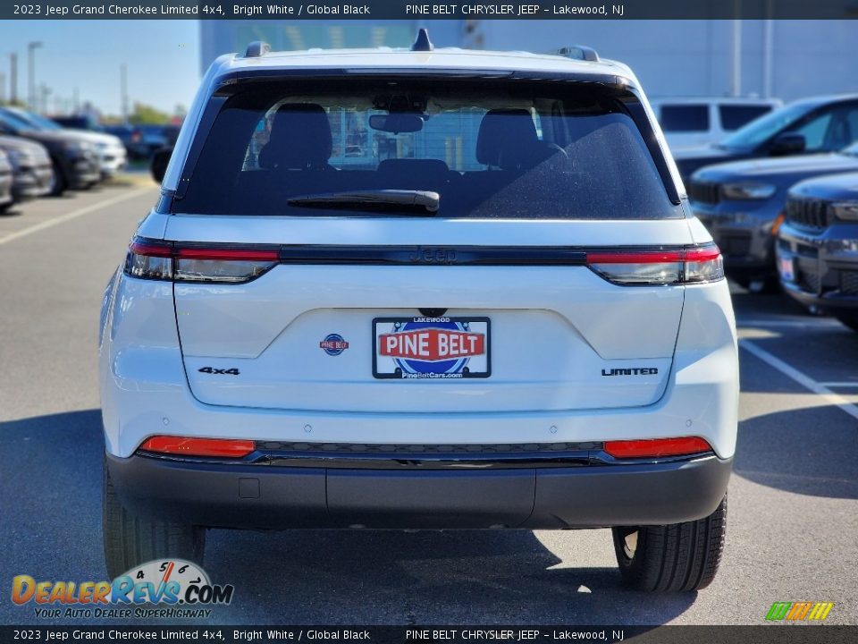 2023 Jeep Grand Cherokee Limited 4x4 Bright White / Global Black Photo #5