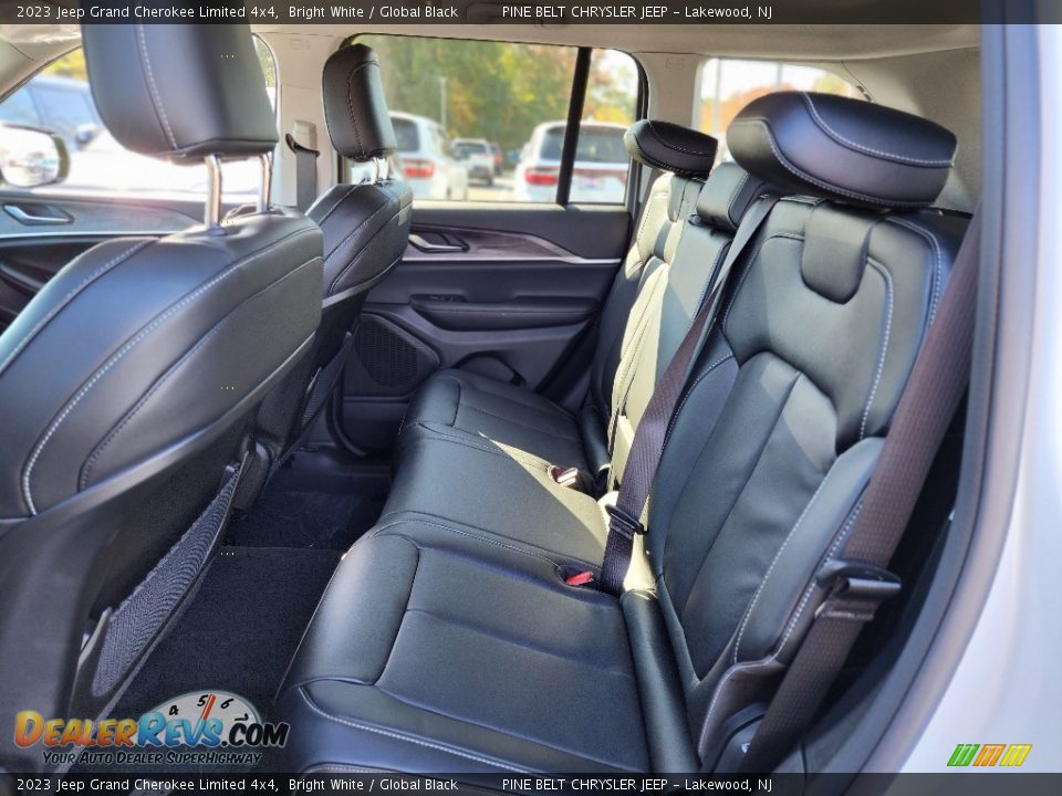 2023 Jeep Grand Cherokee Limited 4x4 Bright White / Global Black Photo #6