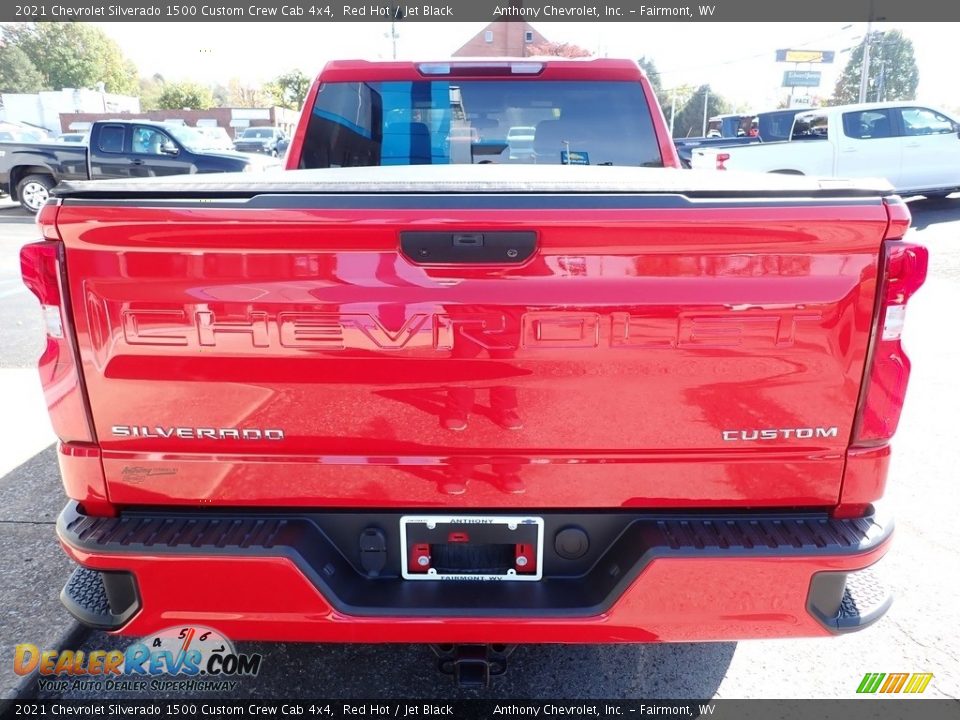 2021 Chevrolet Silverado 1500 Custom Crew Cab 4x4 Red Hot / Jet Black Photo #4