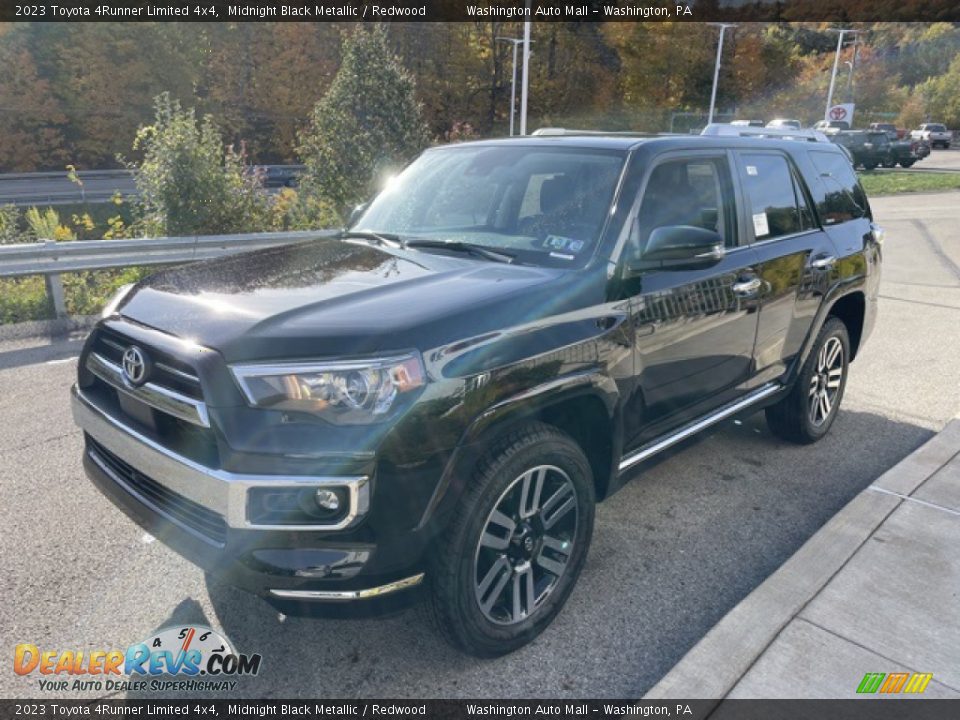 Front 3/4 View of 2023 Toyota 4Runner Limited 4x4 Photo #8