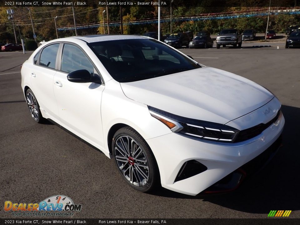 Front 3/4 View of 2023 Kia Forte GT Photo #2