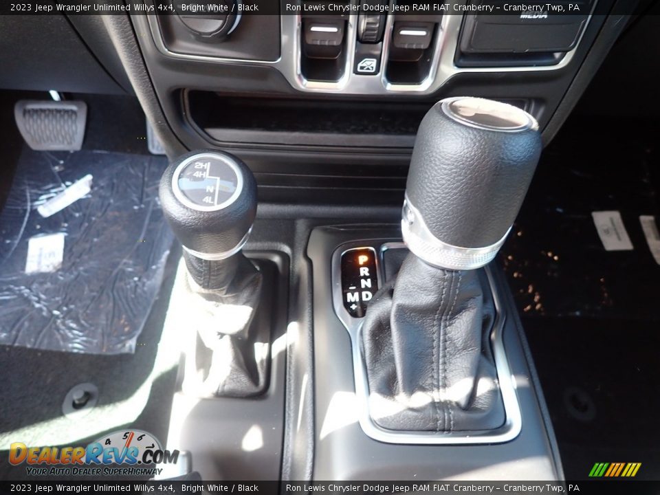 2023 Jeep Wrangler Unlimited Willys 4x4 Shifter Photo #19