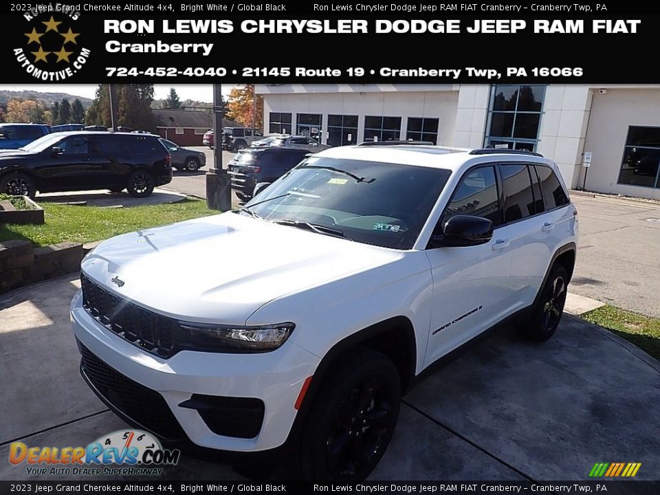 2023 Jeep Grand Cherokee Altitude 4x4 Bright White / Global Black Photo #1