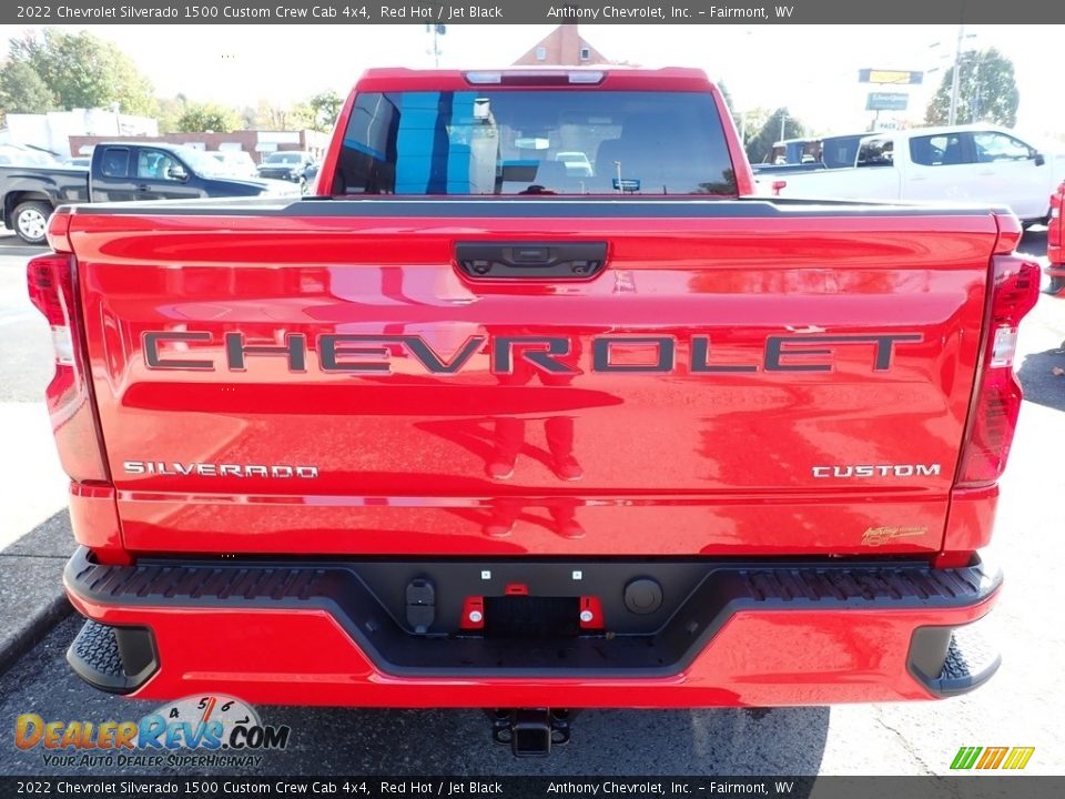 2022 Chevrolet Silverado 1500 Custom Crew Cab 4x4 Red Hot / Jet Black Photo #4