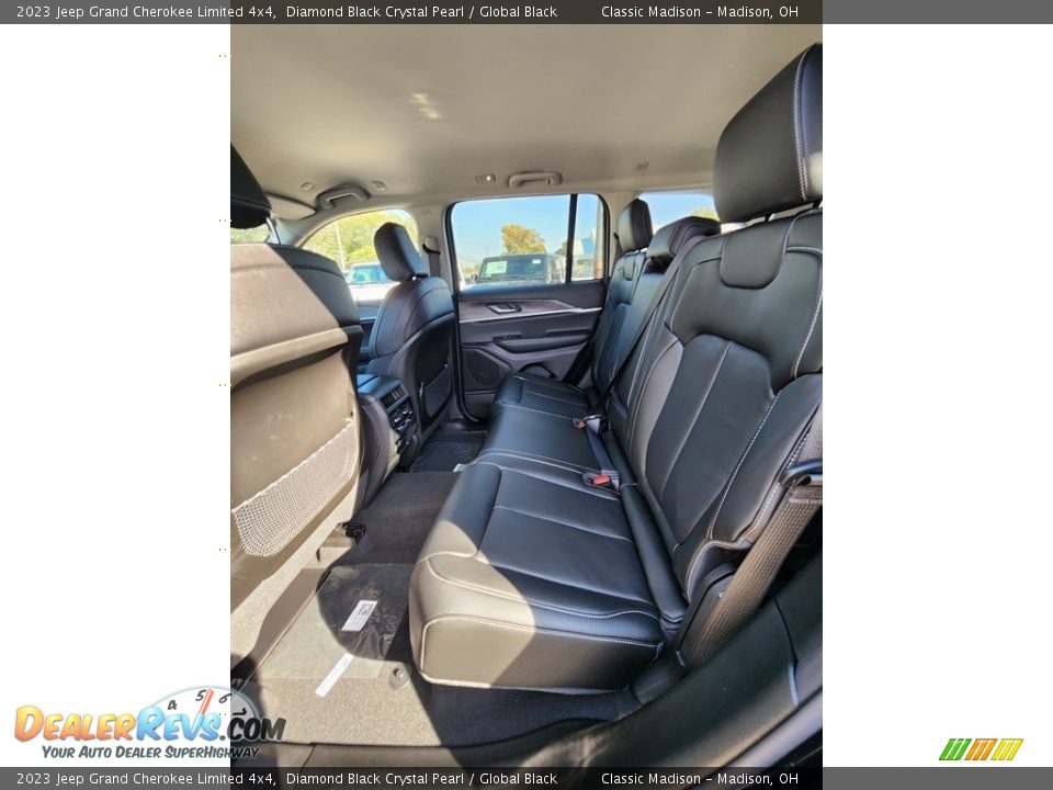 2023 Jeep Grand Cherokee Limited 4x4 Diamond Black Crystal Pearl / Global Black Photo #3