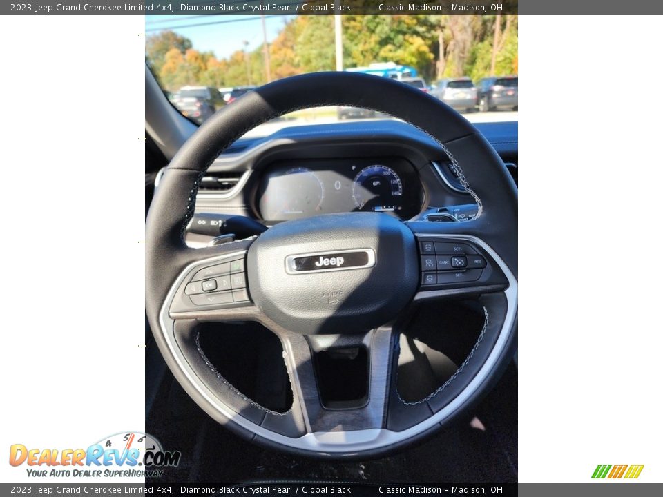 2023 Jeep Grand Cherokee Limited 4x4 Diamond Black Crystal Pearl / Global Black Photo #5