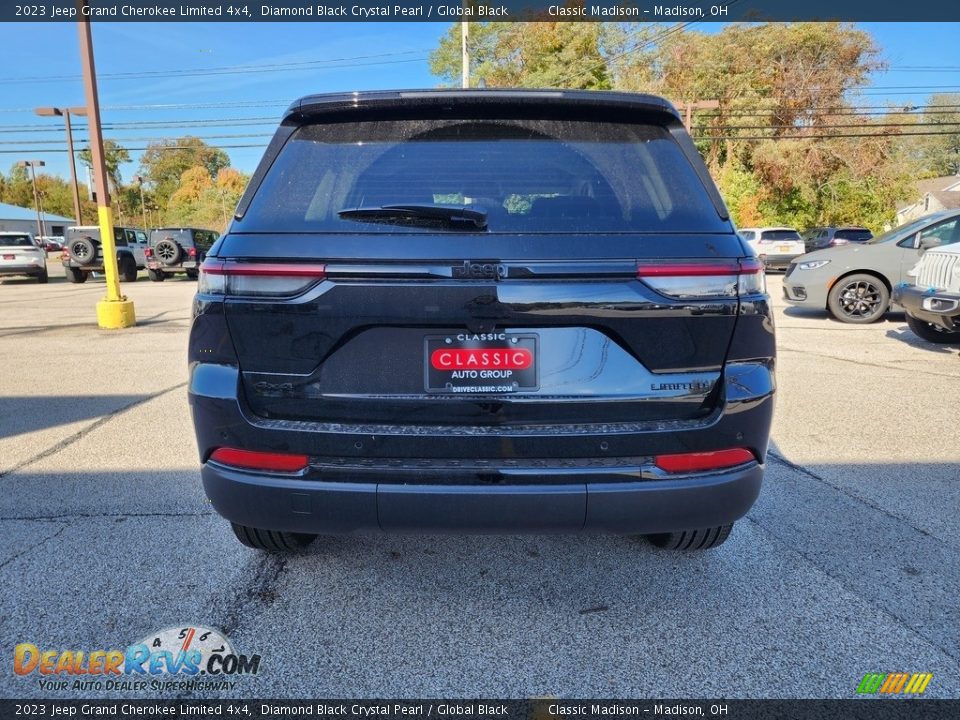 2023 Jeep Grand Cherokee Limited 4x4 Diamond Black Crystal Pearl / Global Black Photo #10