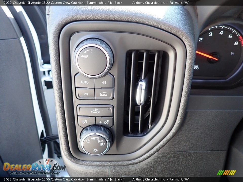 2022 Chevrolet Silverado 1500 Custom Crew Cab 4x4 Summit White / Jet Black Photo #17