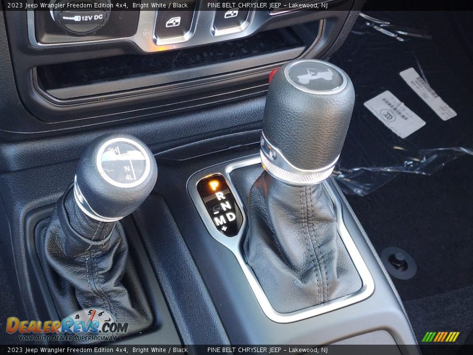 2023 Jeep Wrangler Freedom Edition 4x4 Shifter Photo #9