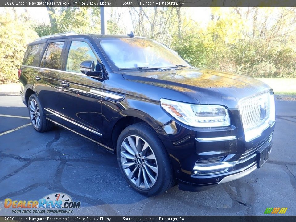 Front 3/4 View of 2020 Lincoln Navigator Reserve 4x4 Photo #4