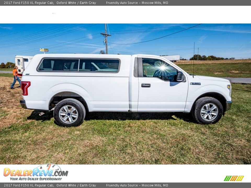 2017 Ford F150 XL Regular Cab Oxford White / Earth Gray Photo #3