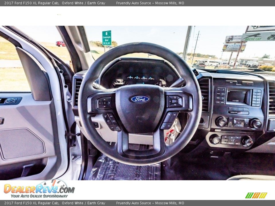 2017 Ford F150 XL Regular Cab Oxford White / Earth Gray Photo #25