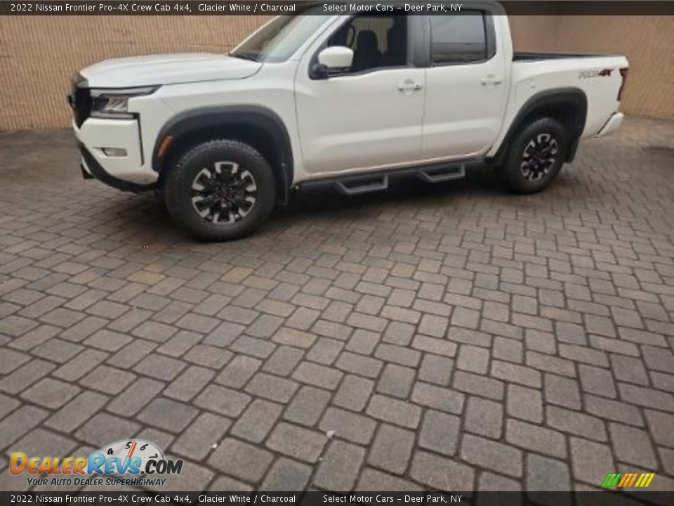 2022 Nissan Frontier Pro-4X Crew Cab 4x4 Glacier White / Charcoal Photo #1