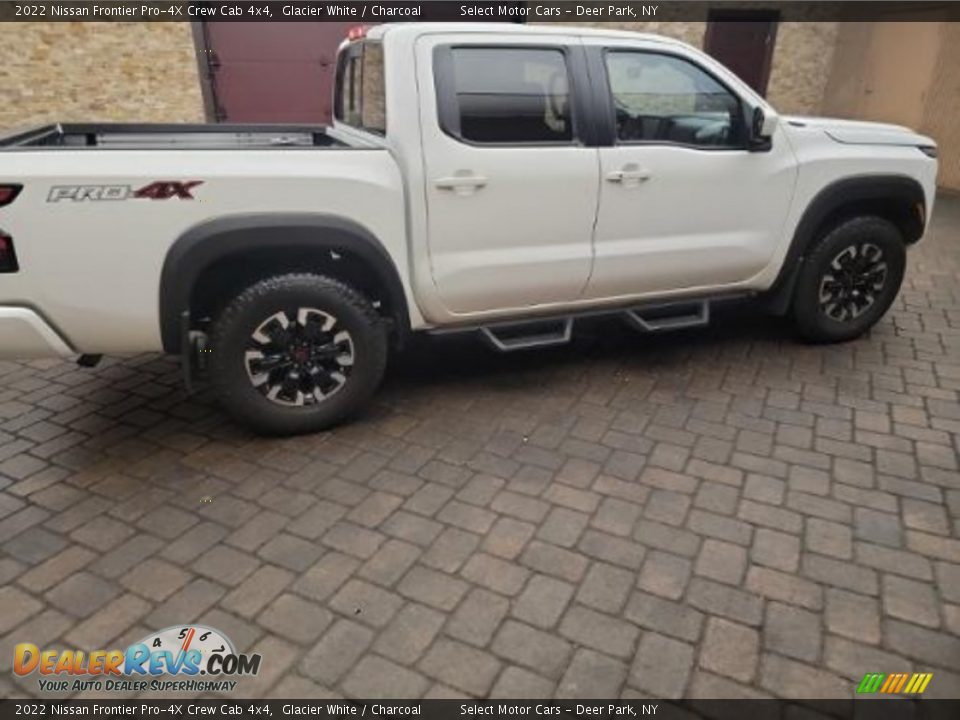 2022 Nissan Frontier Pro-4X Crew Cab 4x4 Glacier White / Charcoal Photo #4