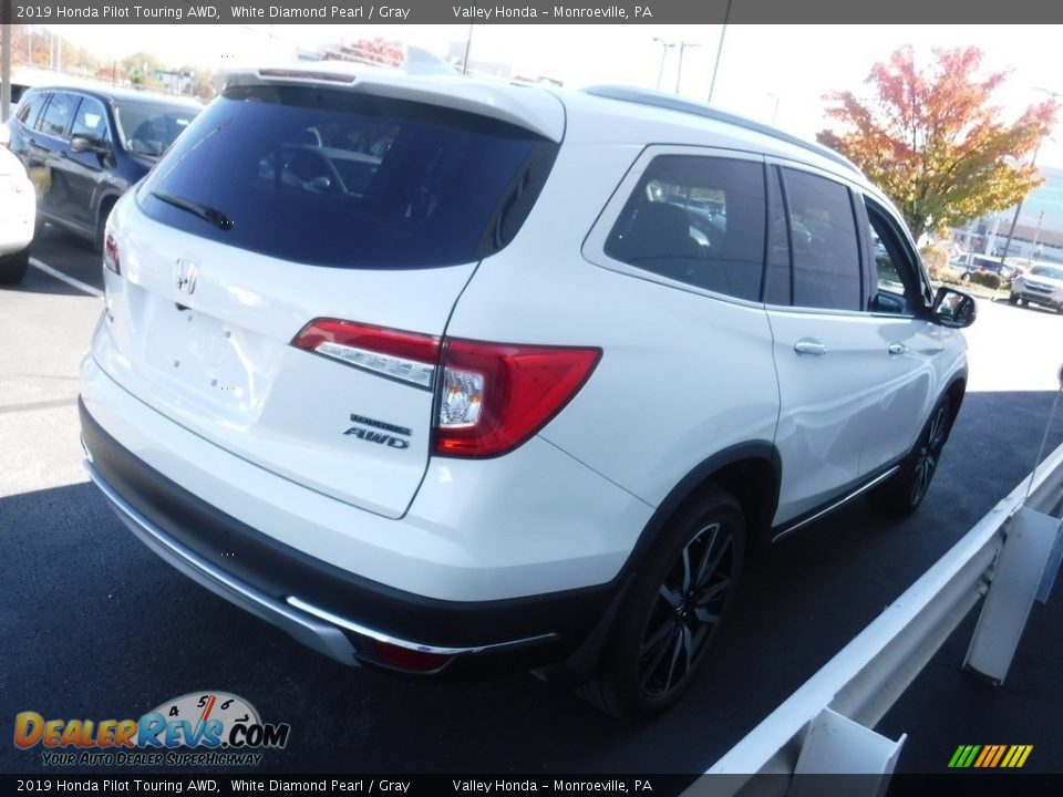 2019 Honda Pilot Touring AWD White Diamond Pearl / Gray Photo #7