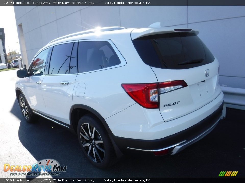 2019 Honda Pilot Touring AWD White Diamond Pearl / Gray Photo #10