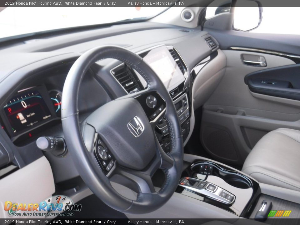 2019 Honda Pilot Touring AWD White Diamond Pearl / Gray Photo #11