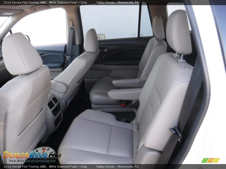 2019 Honda Pilot Touring AWD White Diamond Pearl / Gray Photo #32