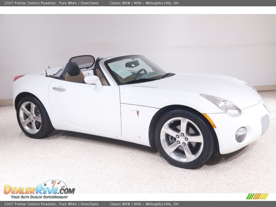 Front 3/4 View of 2007 Pontiac Solstice Roadster Photo #1