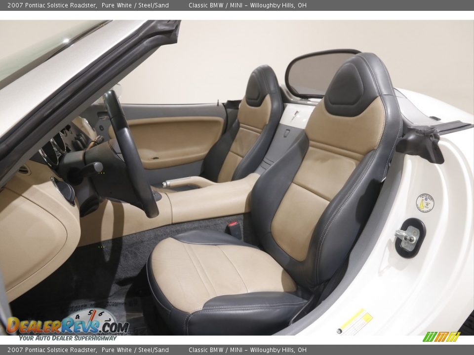 Front Seat of 2007 Pontiac Solstice Roadster Photo #6