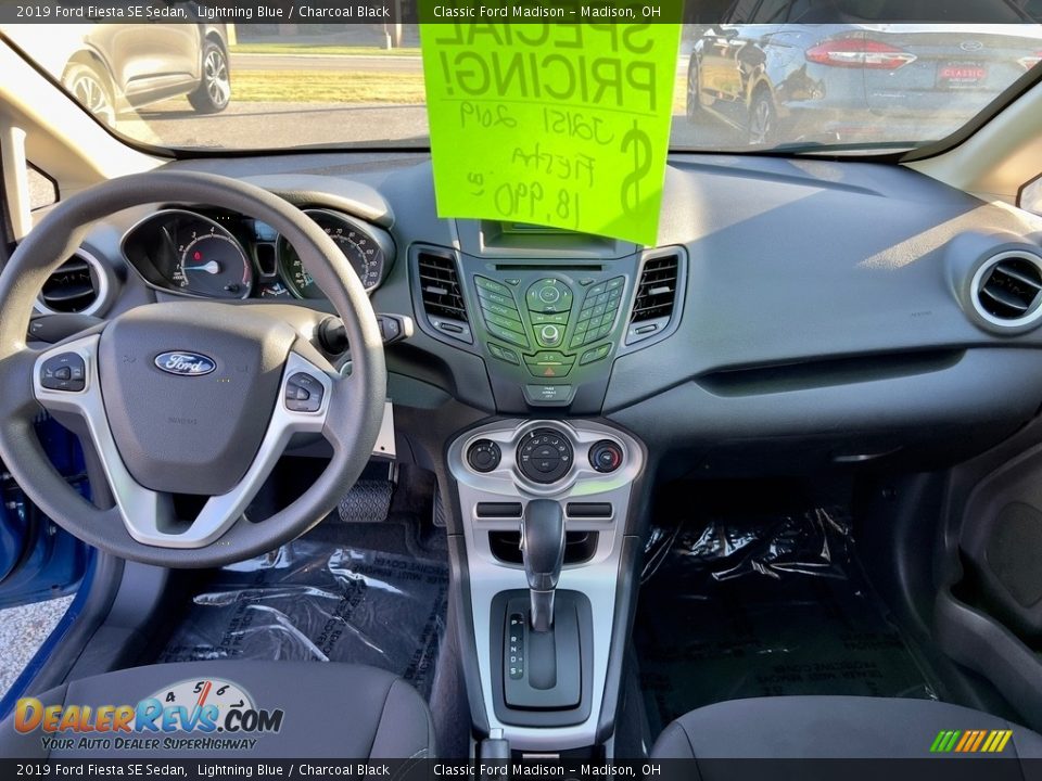 2019 Ford Fiesta SE Sedan Lightning Blue / Charcoal Black Photo #7