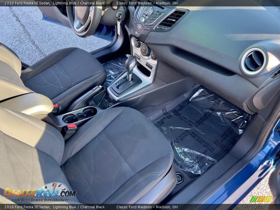 2019 Ford Fiesta SE Sedan Lightning Blue / Charcoal Black Photo #16