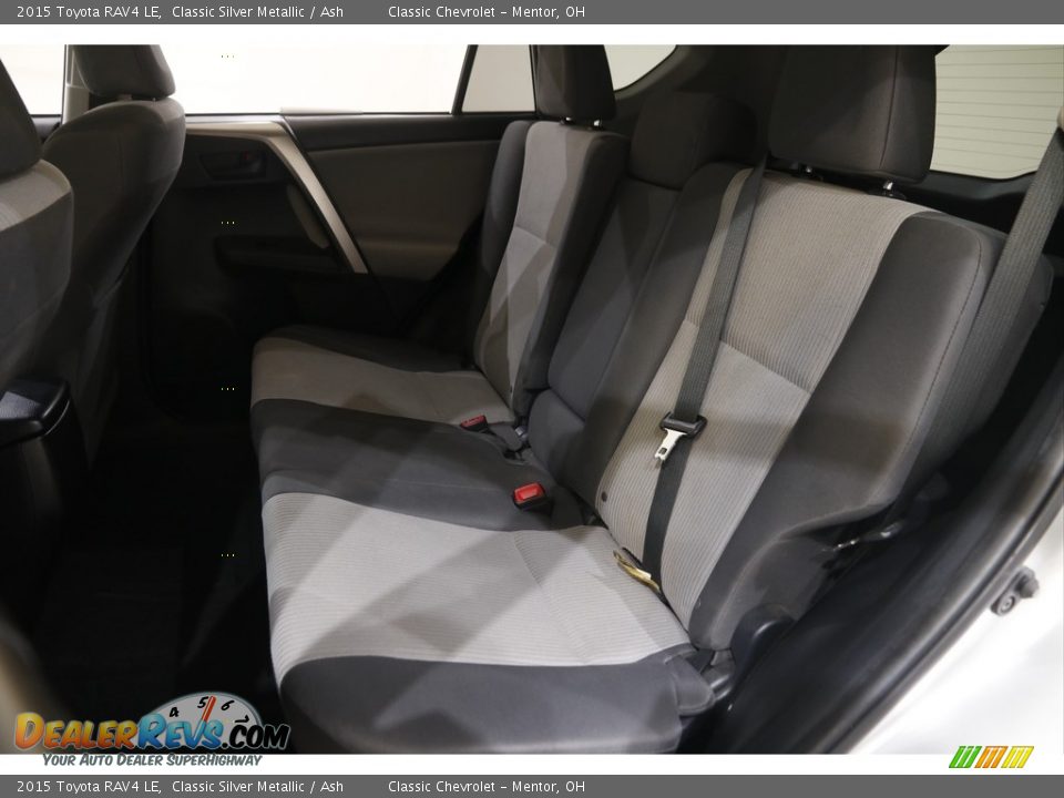 2015 Toyota RAV4 LE Classic Silver Metallic / Ash Photo #17