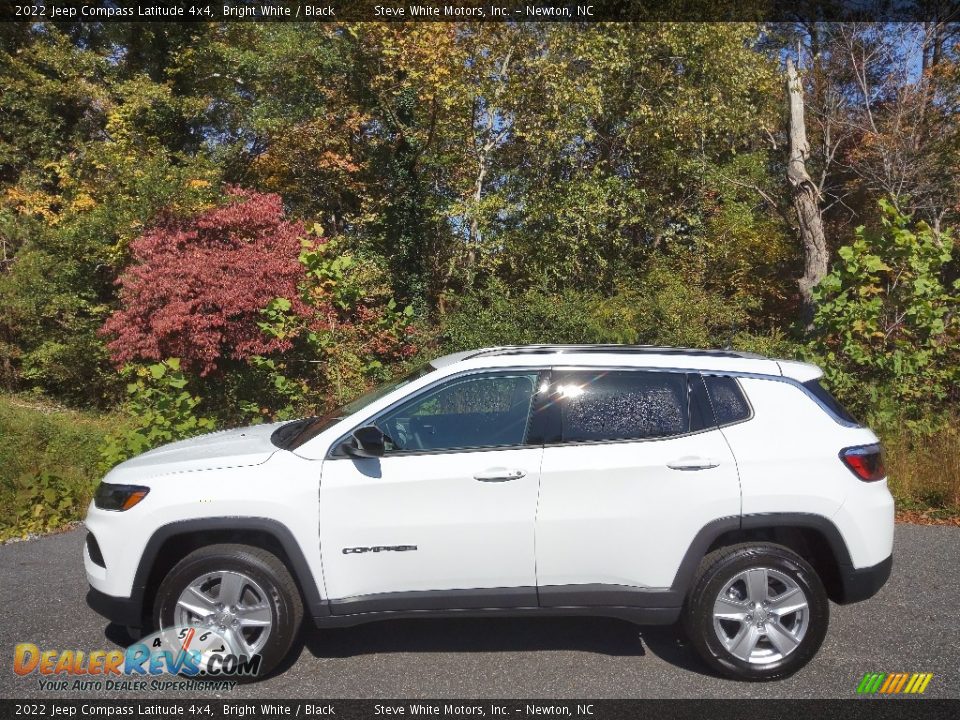 2022 Jeep Compass Latitude 4x4 Bright White / Black Photo #1