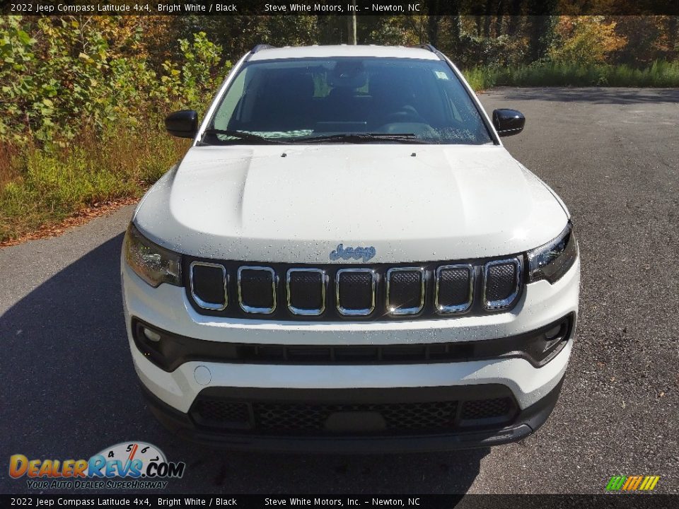 2022 Jeep Compass Latitude 4x4 Bright White / Black Photo #3