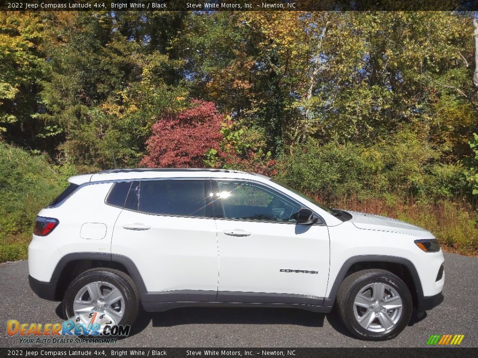 2022 Jeep Compass Latitude 4x4 Bright White / Black Photo #5