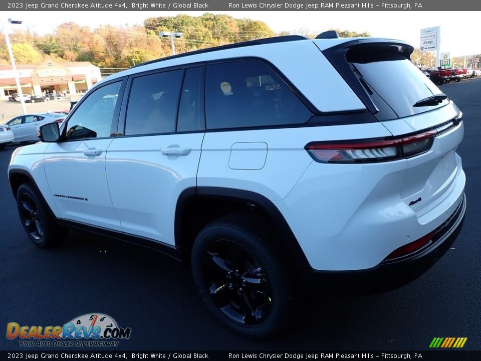 2023 Jeep Grand Cherokee Altitude 4x4 Bright White / Global Black Photo #3