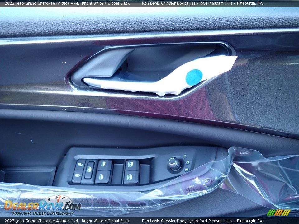 2023 Jeep Grand Cherokee Altitude 4x4 Bright White / Global Black Photo #14