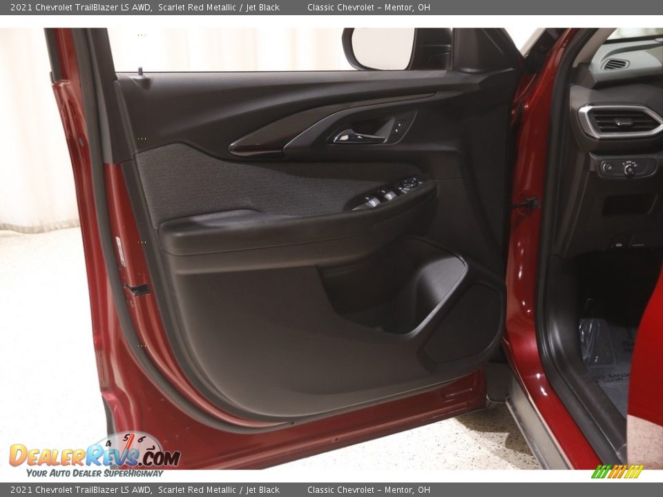 Door Panel of 2021 Chevrolet TrailBlazer LS AWD Photo #4